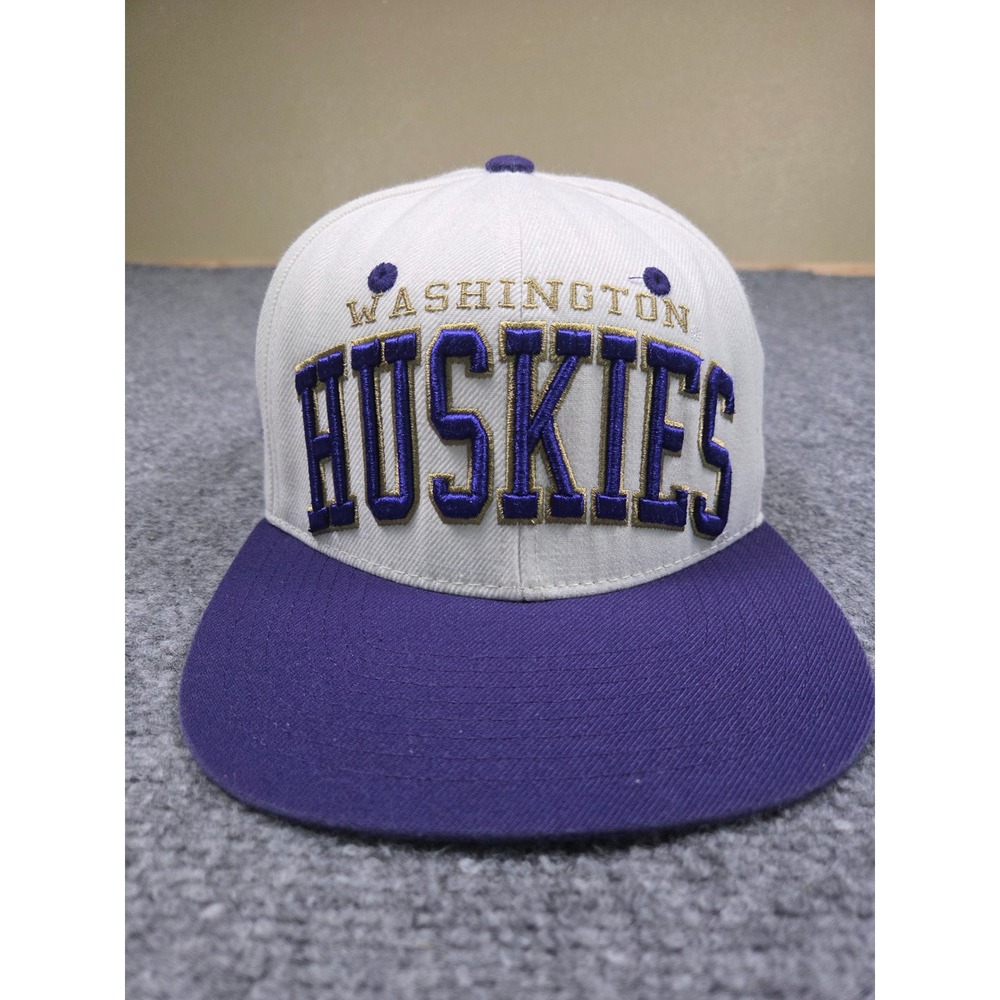 Washington Huskies Zephyr Snapback Hat Mens OSFA White Purple NCAA Vintage Style